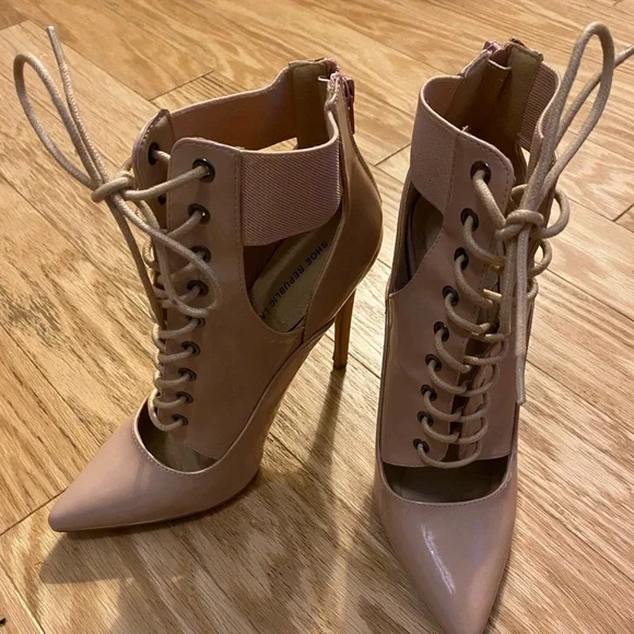 Lace Up Pointed Toe Heels - Picture 1 of 5